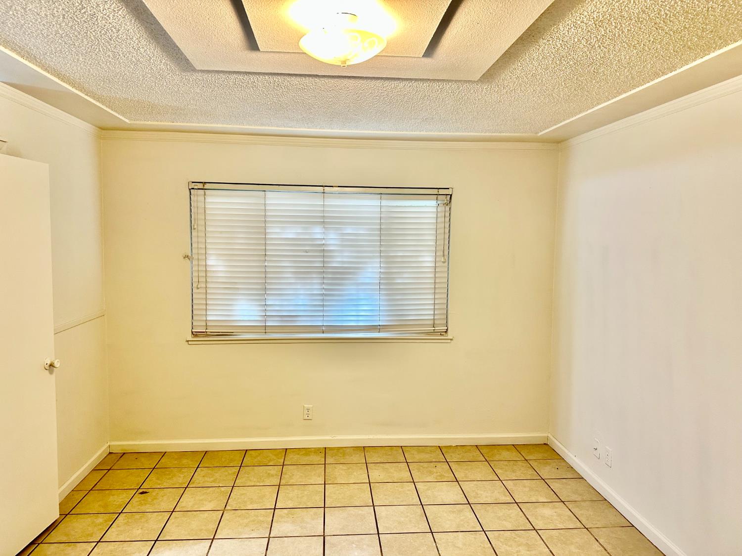 4918 N Holt Ave #102, Fresno, CA 93705