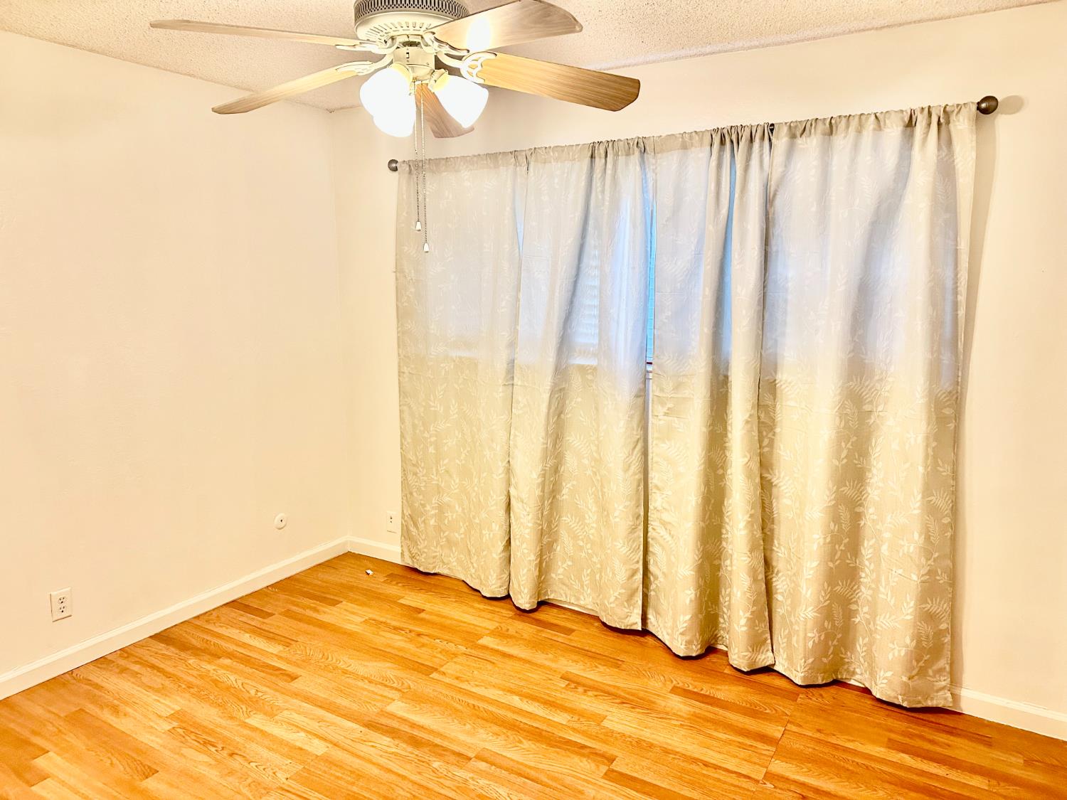 4918 N Holt Ave #102, Fresno, CA 93705