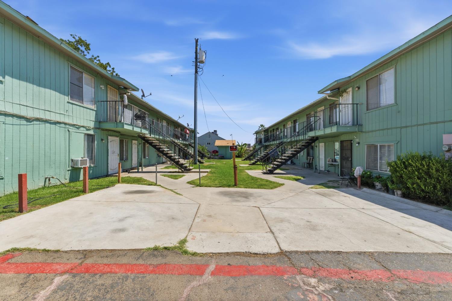 425 S Maple Ave #101, Fresno, CA 93702