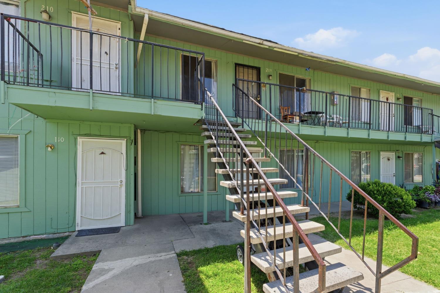 425 S Maple Ave #101, Fresno, CA 93702