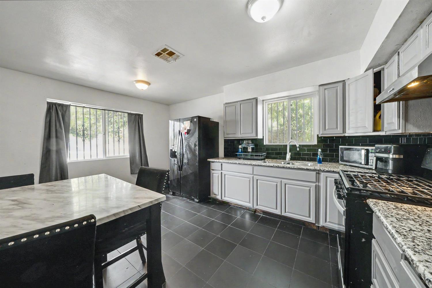 2673 S Tupman, Fresno, CA 93706