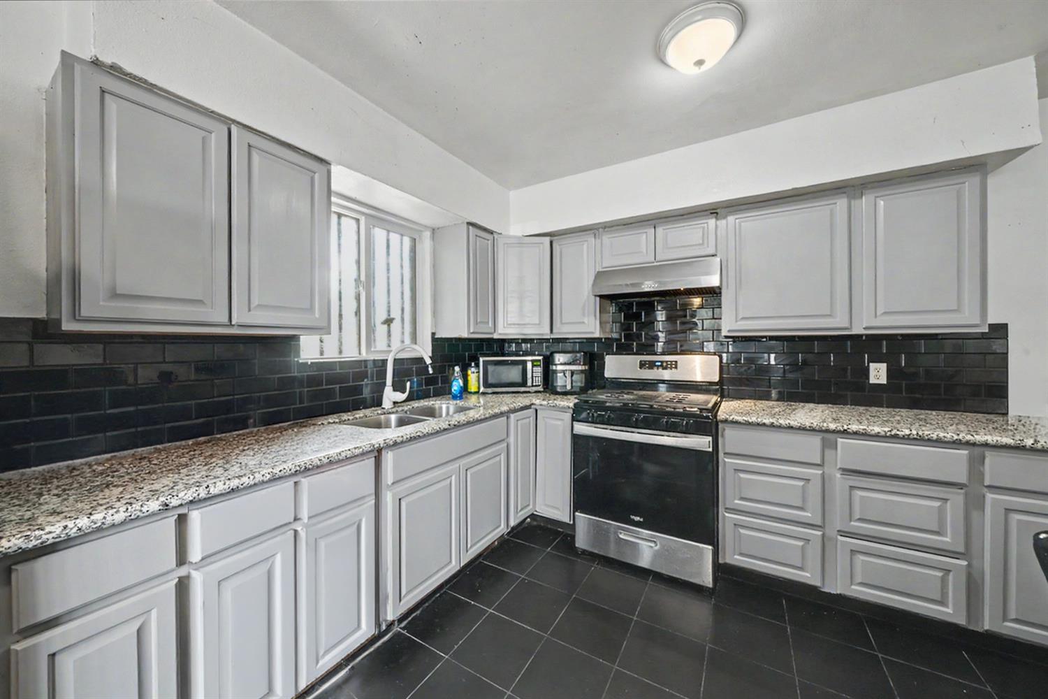2673 S Tupman, Fresno, CA 93706