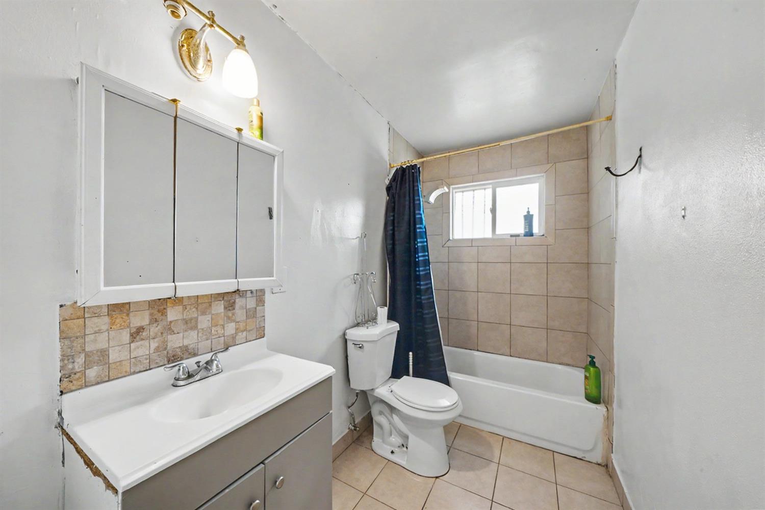 2673 S Tupman, Fresno, CA 93706