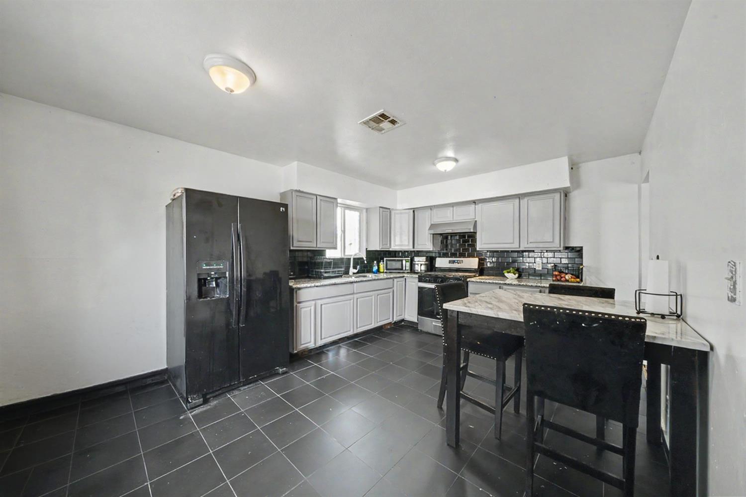 2673 S Tupman, Fresno, CA 93706