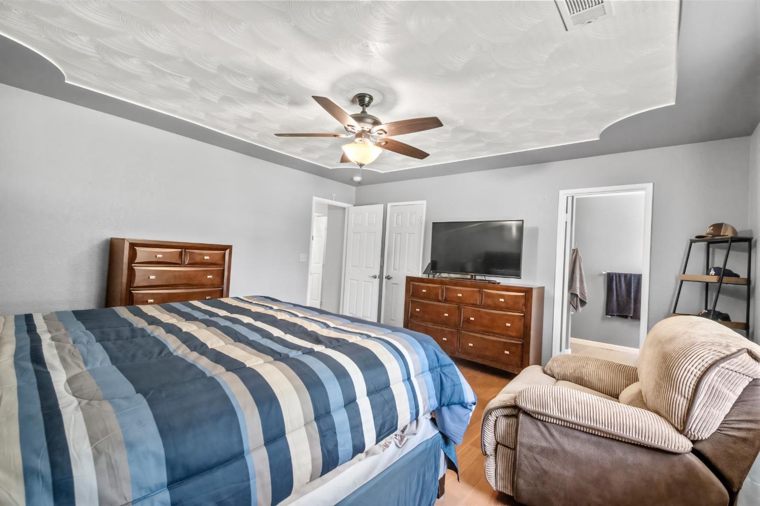 18746 Auburn Way, Madera, CA 93638
