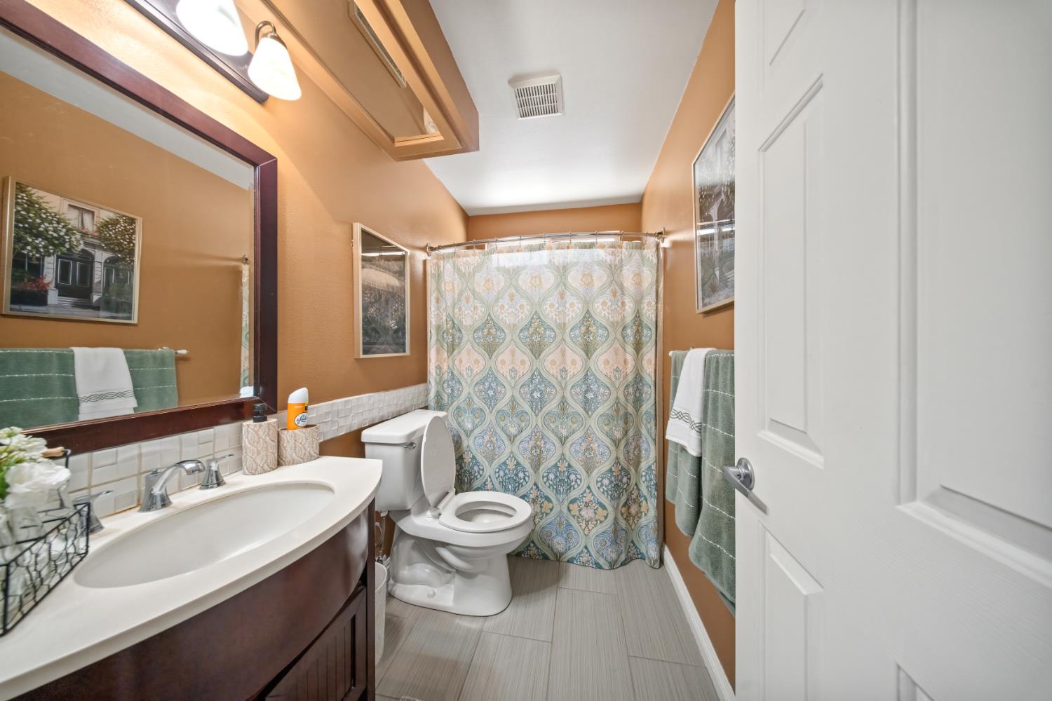18746 Auburn Way, Madera, CA 93638