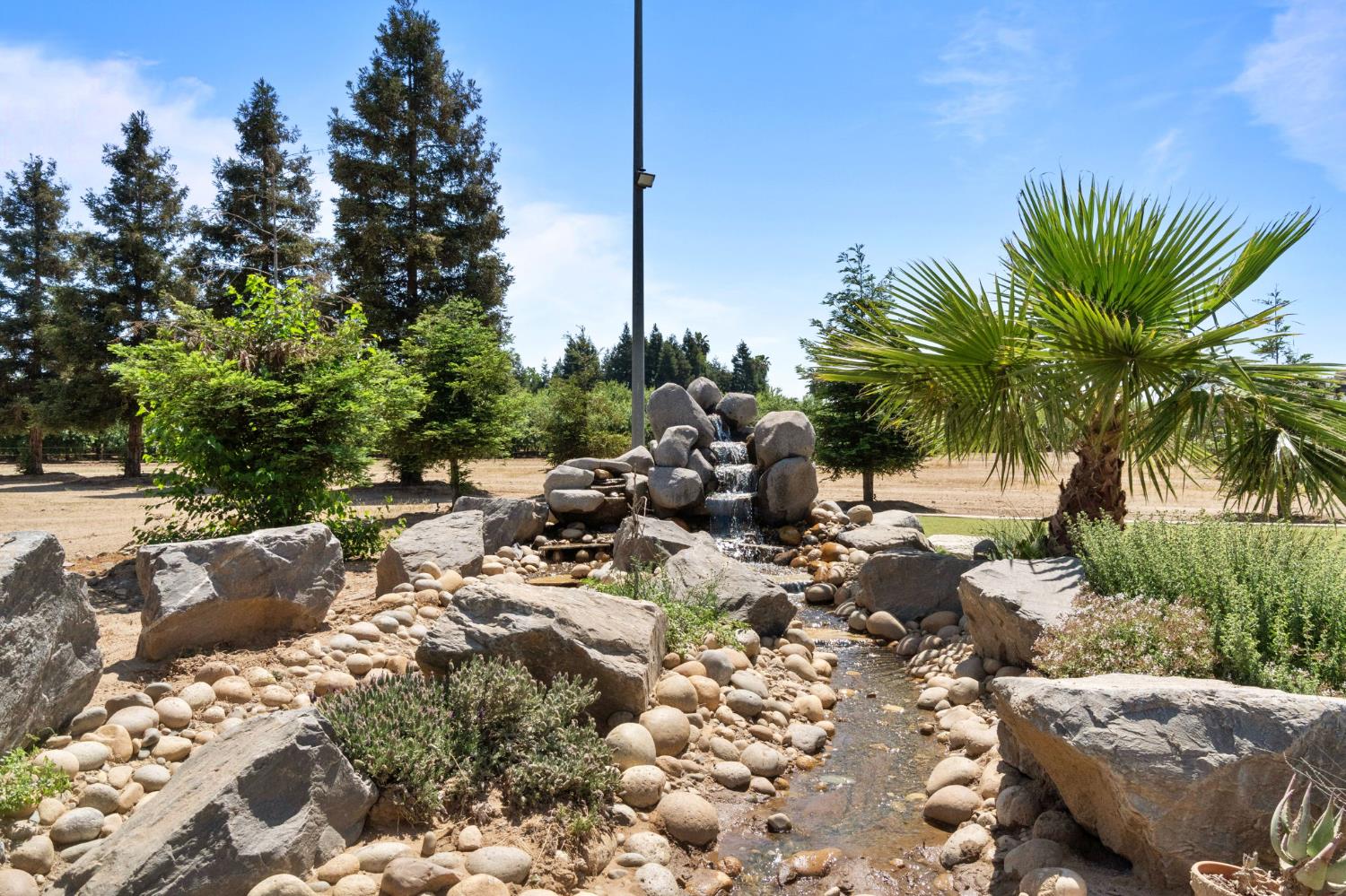 505 N Indianola Ave, Sanger, CA 93657