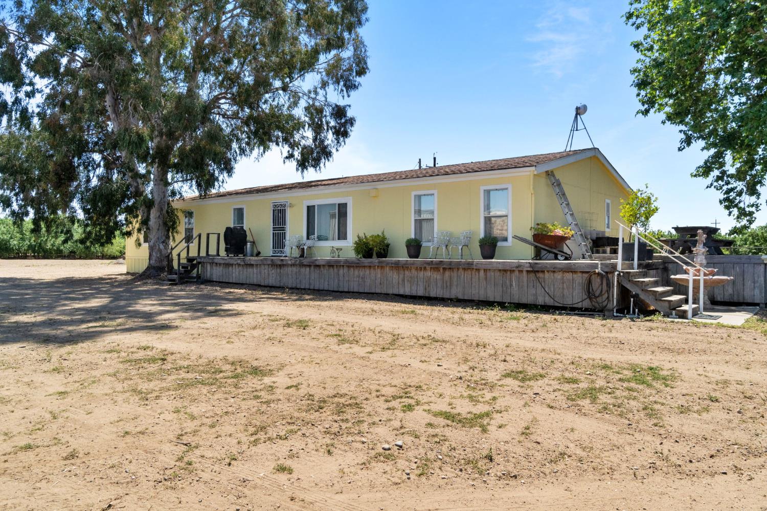 505 N Indianola Ave, Sanger, CA 93657