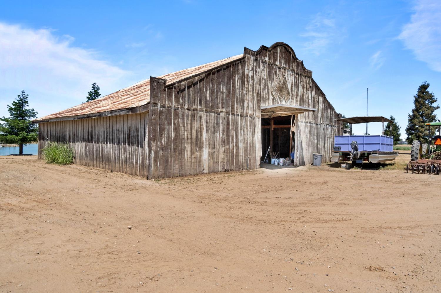 505 N Indianola Ave, Sanger, CA 93657