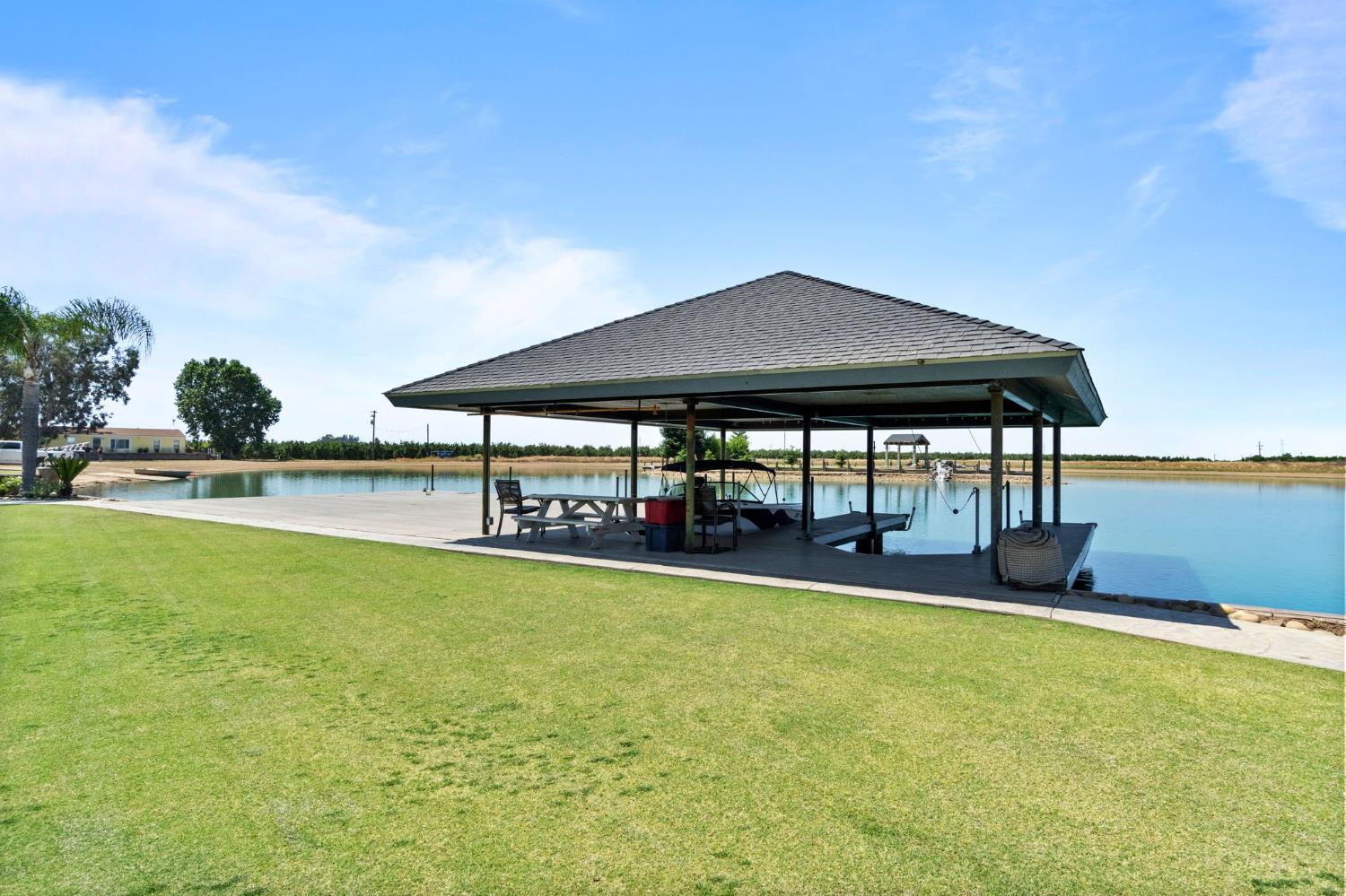 505 N Indianola Ave, Sanger, CA 93657