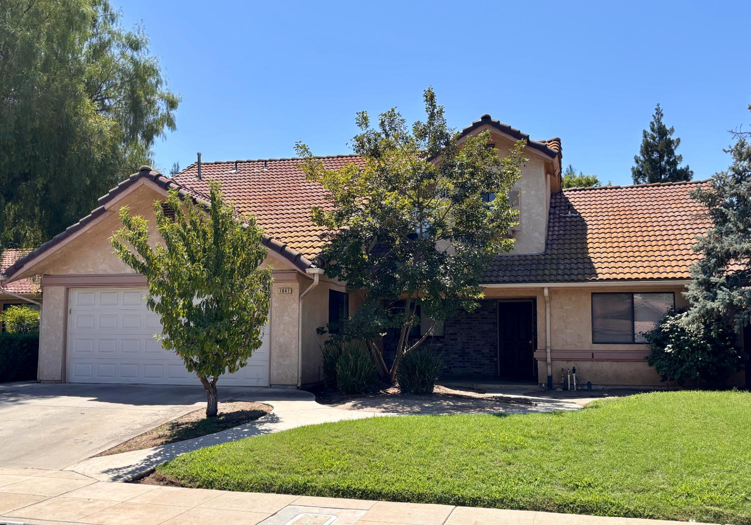 1647 E Serena Ave, Fresno, CA 93720