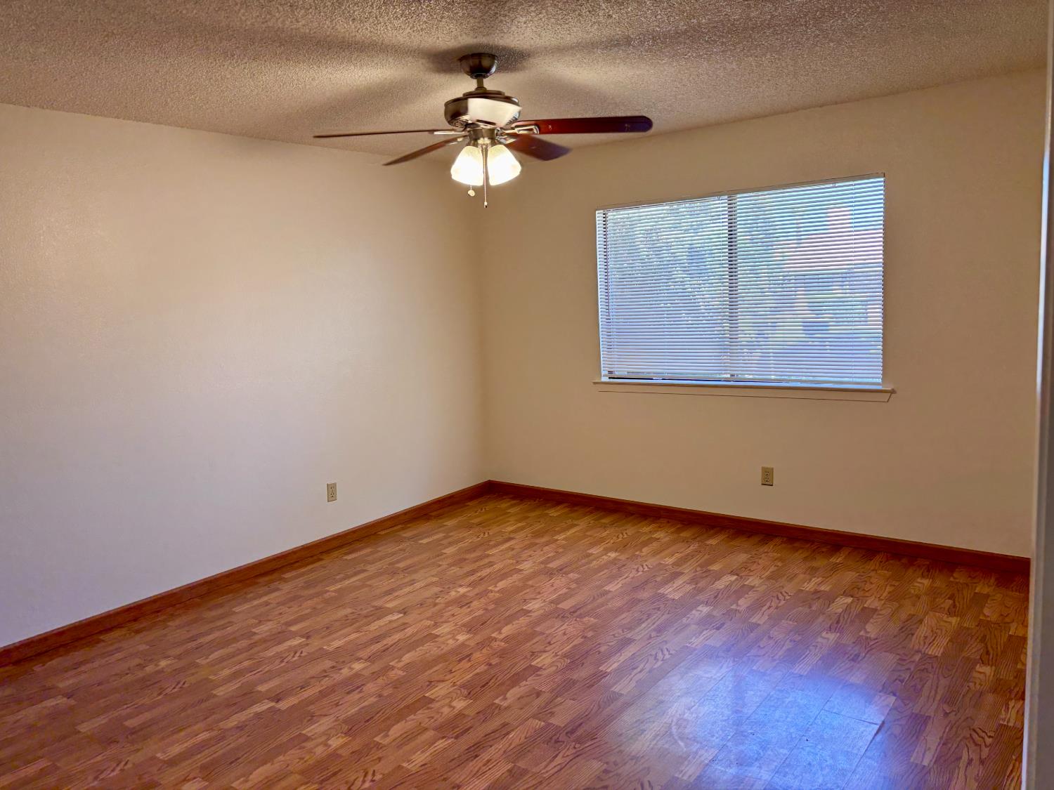 1647 E Serena Ave, Fresno, CA 93720