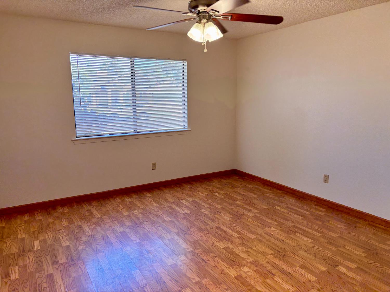 1647 E Serena Ave, Fresno, CA 93720