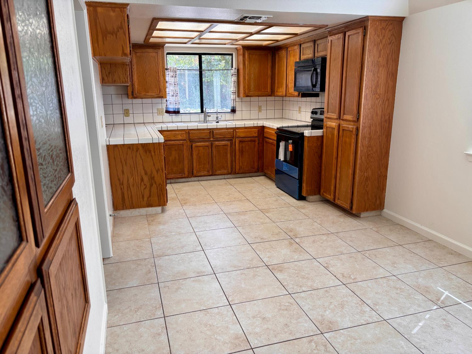 1647 E Serena Ave, Fresno, CA 93720