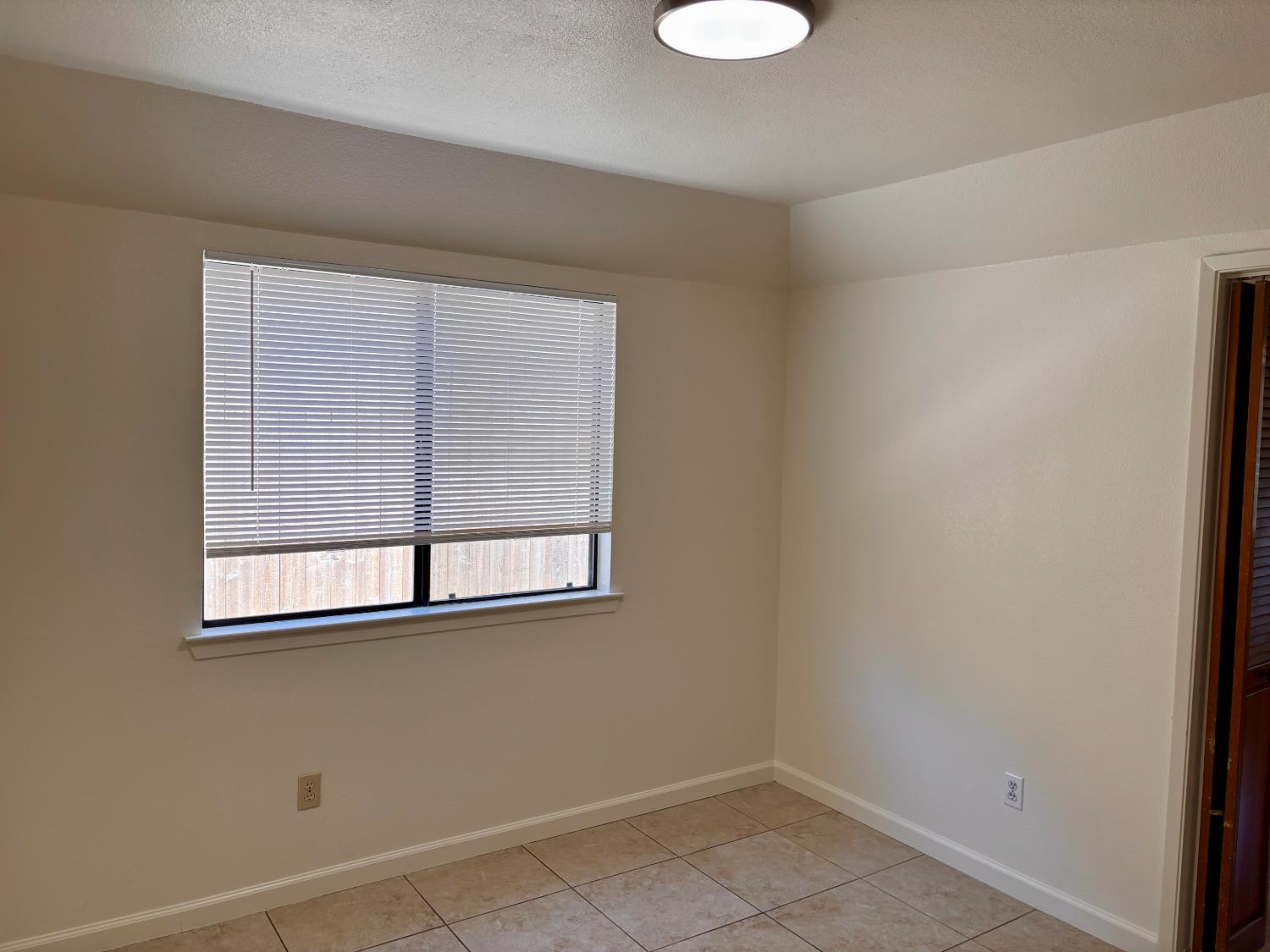 1647 E Serena Ave, Fresno, CA 93720