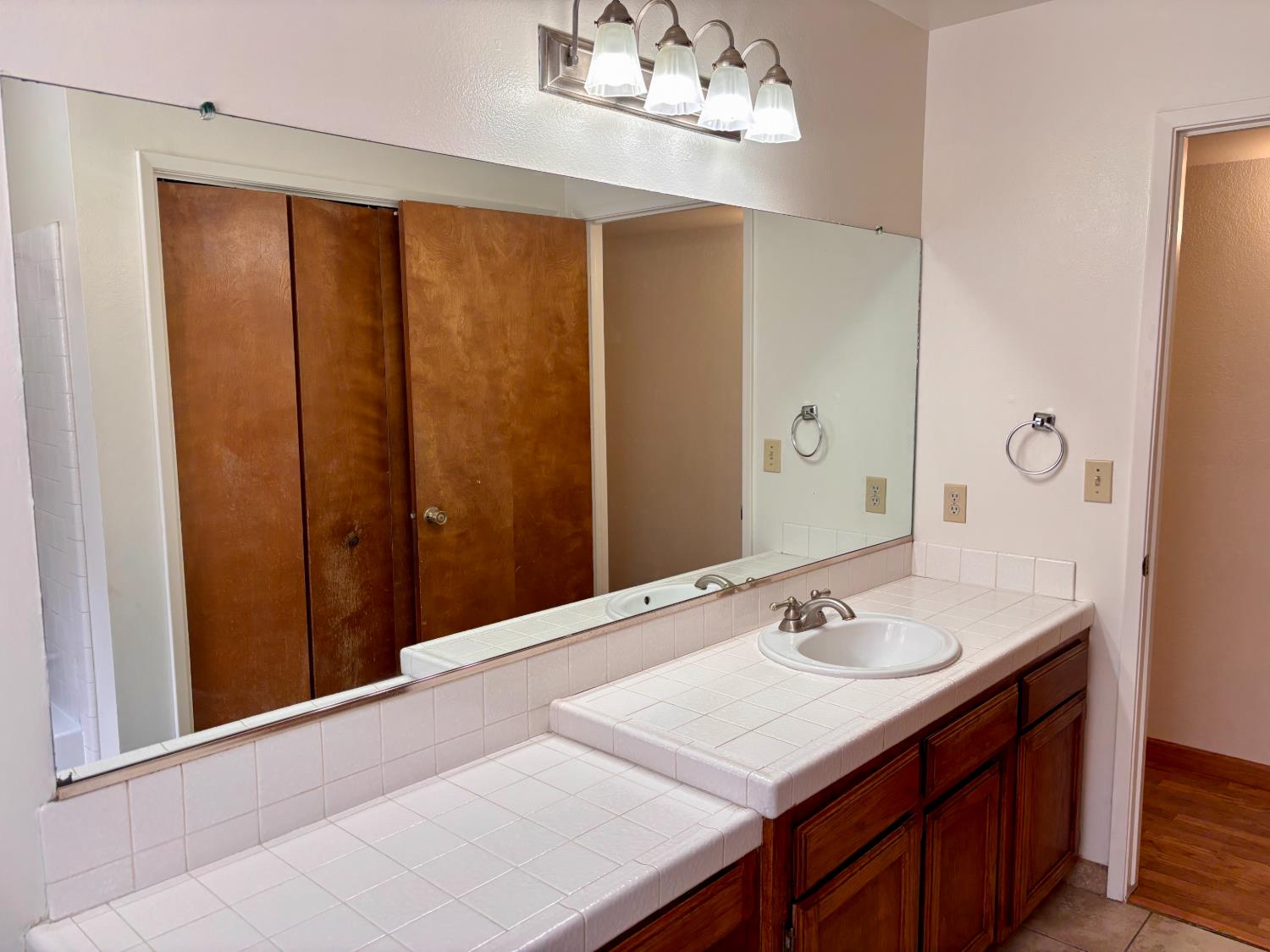 1647 E Serena Ave, Fresno, CA 93720