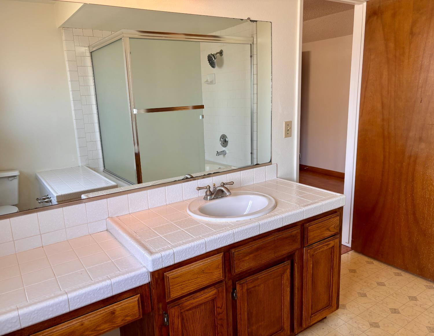 1647 E Serena Ave, Fresno, CA 93720