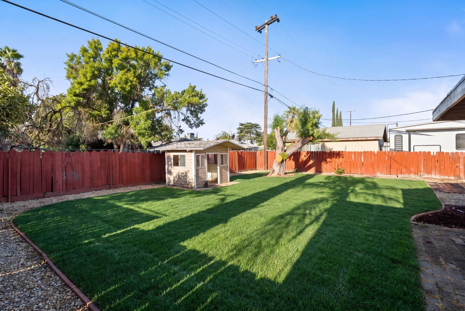 4012 E Clinton Ave, Fresno, CA 93703