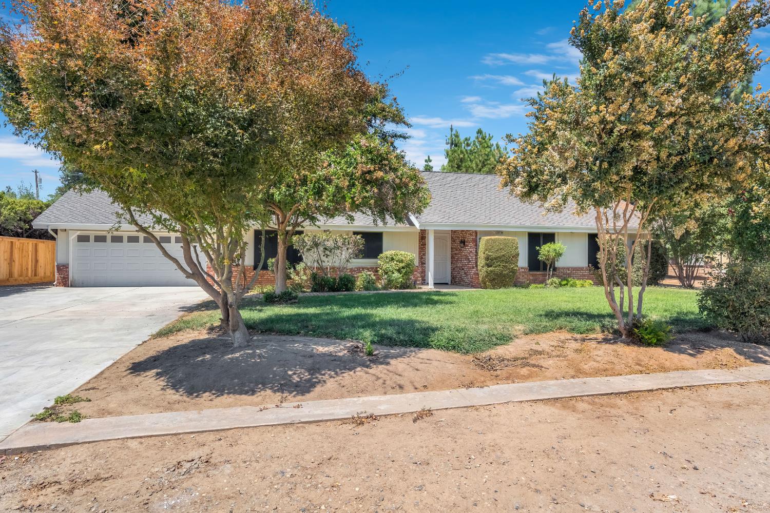 10784 Sierra View St, Madera, CA 93636