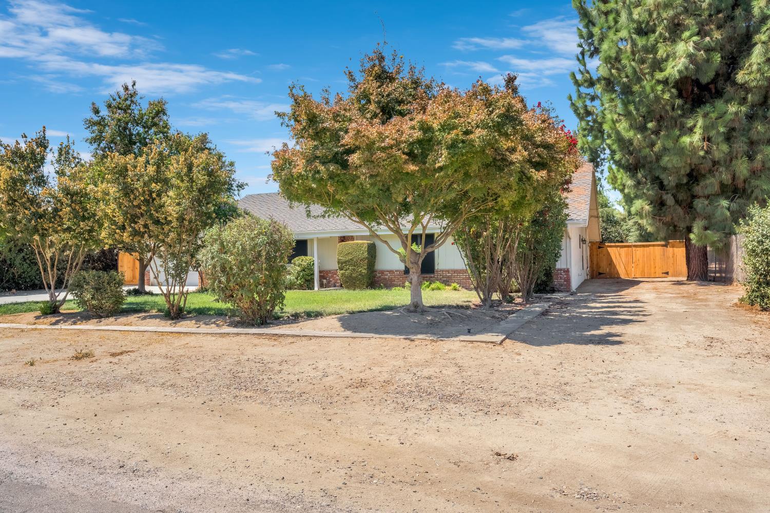 10784 Sierra View St, Madera, CA 93636