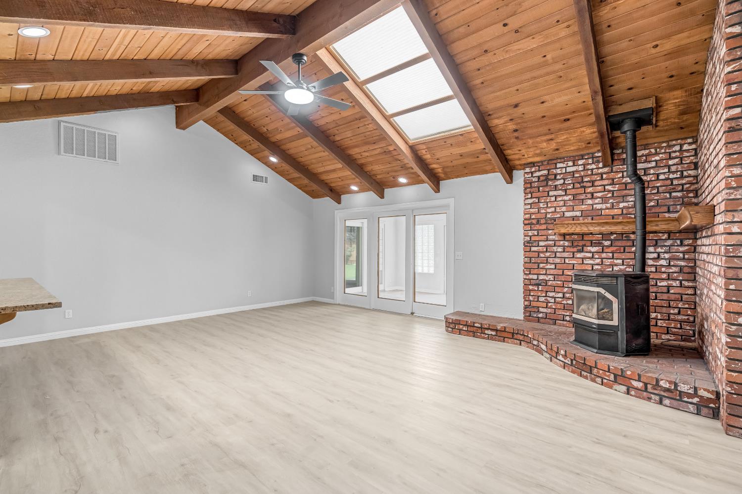 10784 Sierra View St, Madera, CA 93636