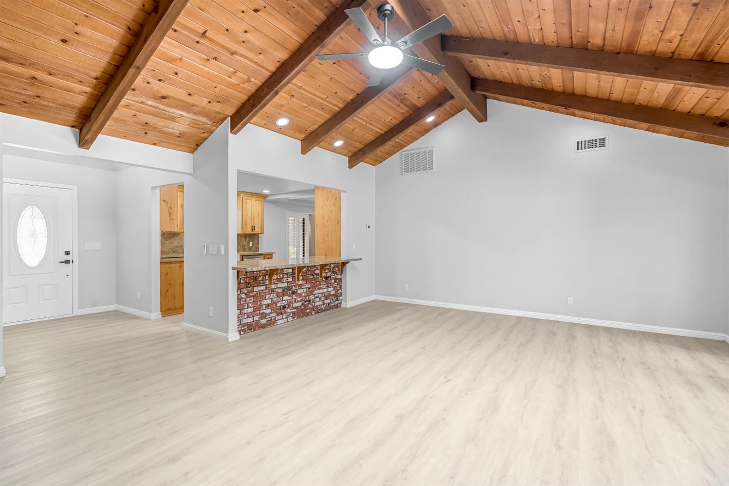 10784 Sierra View St, Madera, CA 93636