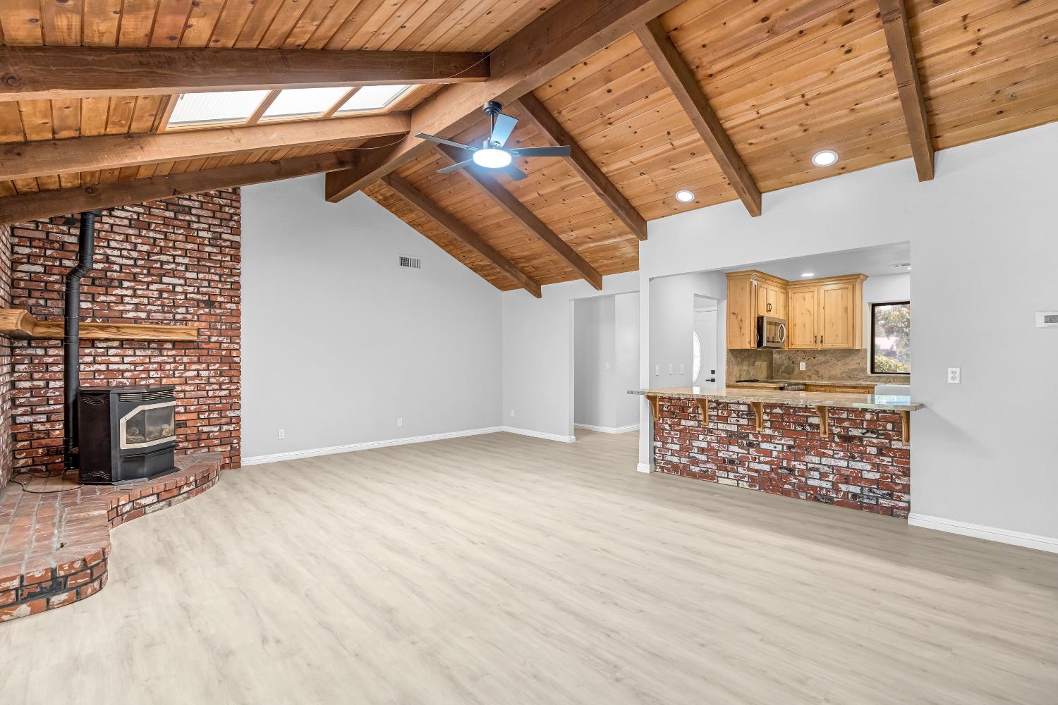 10784 Sierra View St, Madera, CA 93636