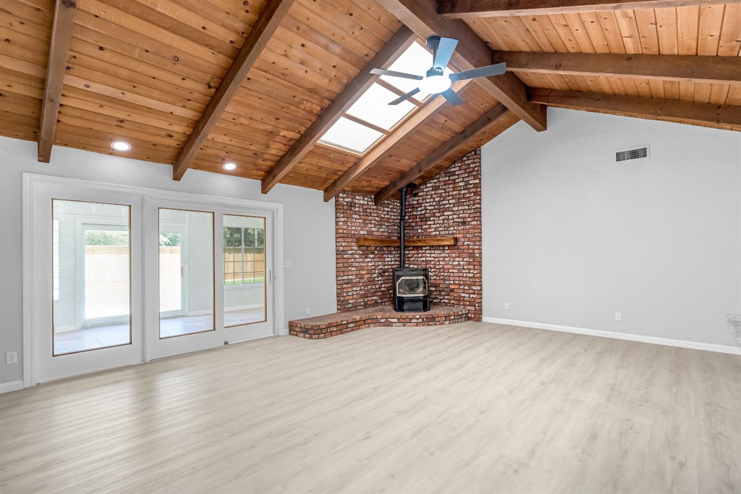 10784 Sierra View St, Madera, CA 93636