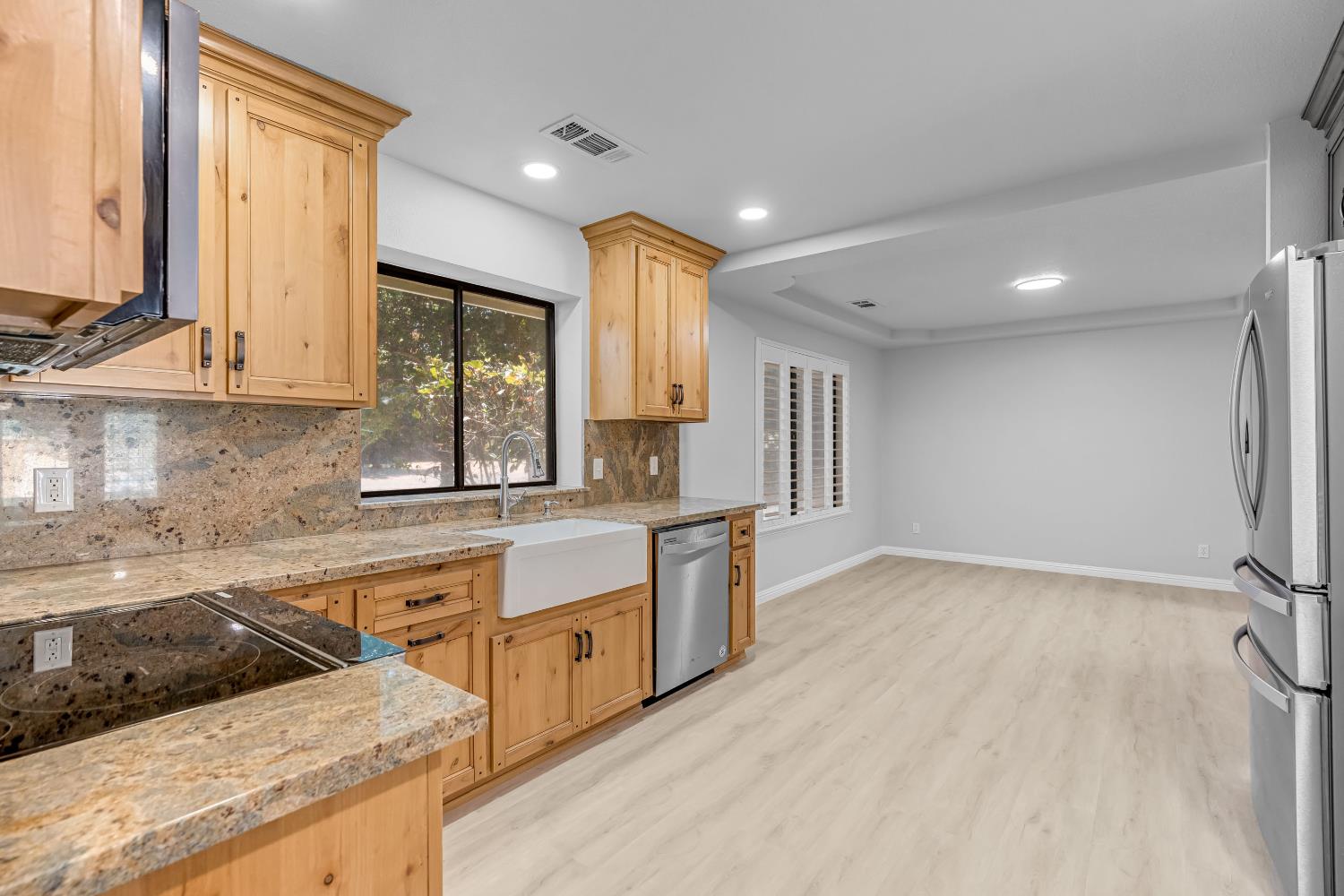 10784 Sierra View St, Madera, CA 93636