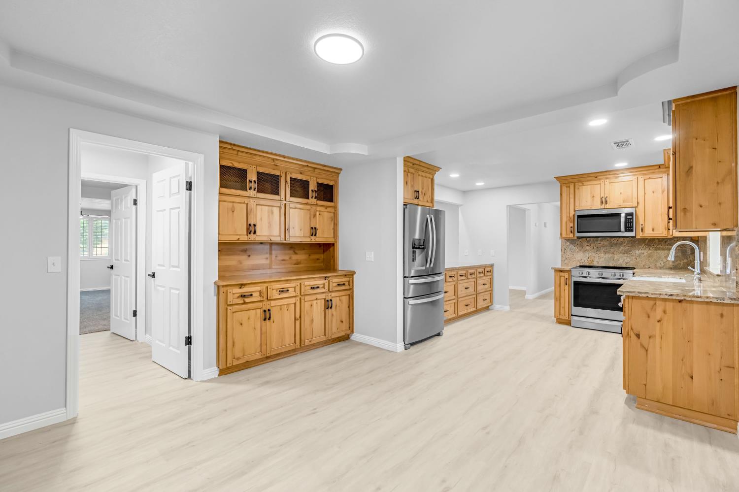 10784 Sierra View St, Madera, CA 93636