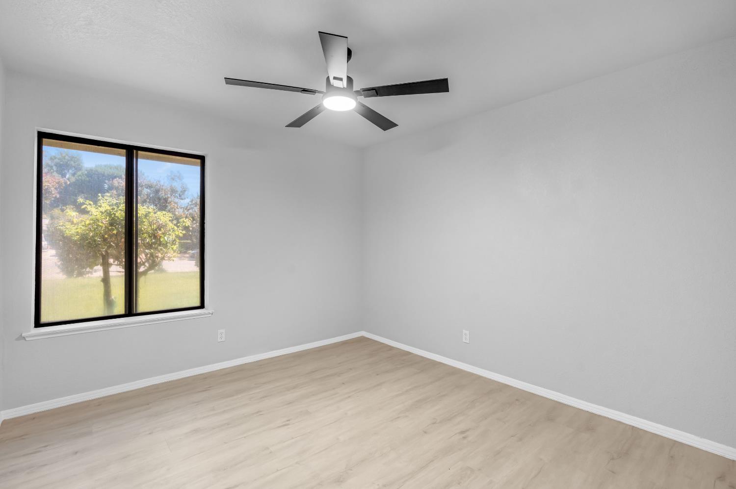 10784 Sierra View St, Madera, CA 93636