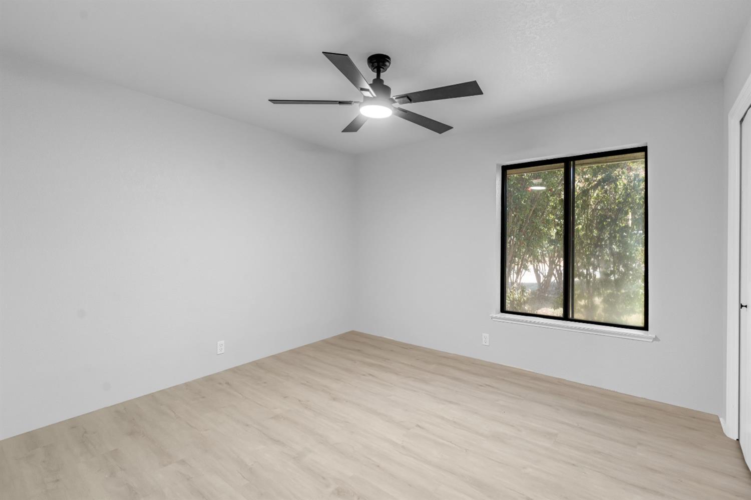 10784 Sierra View St, Madera, CA 93636