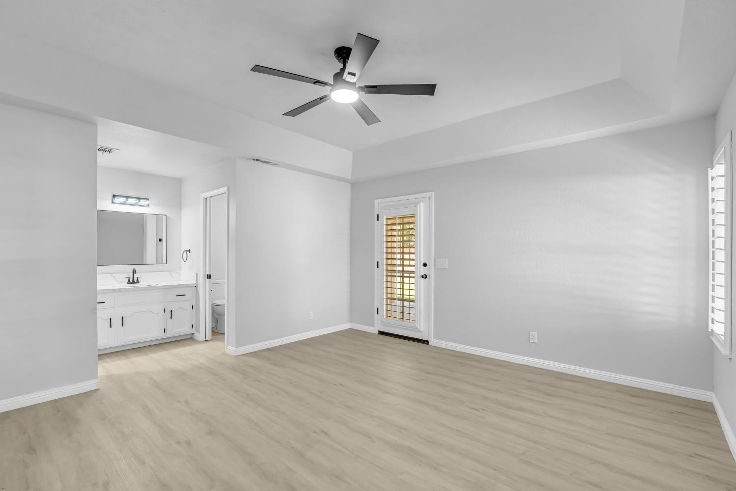 10784 Sierra View St, Madera, CA 93636