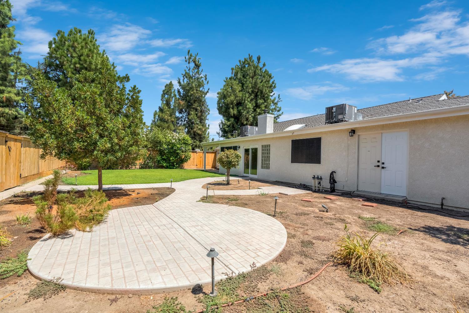 10784 Sierra View St, Madera, CA 93636
