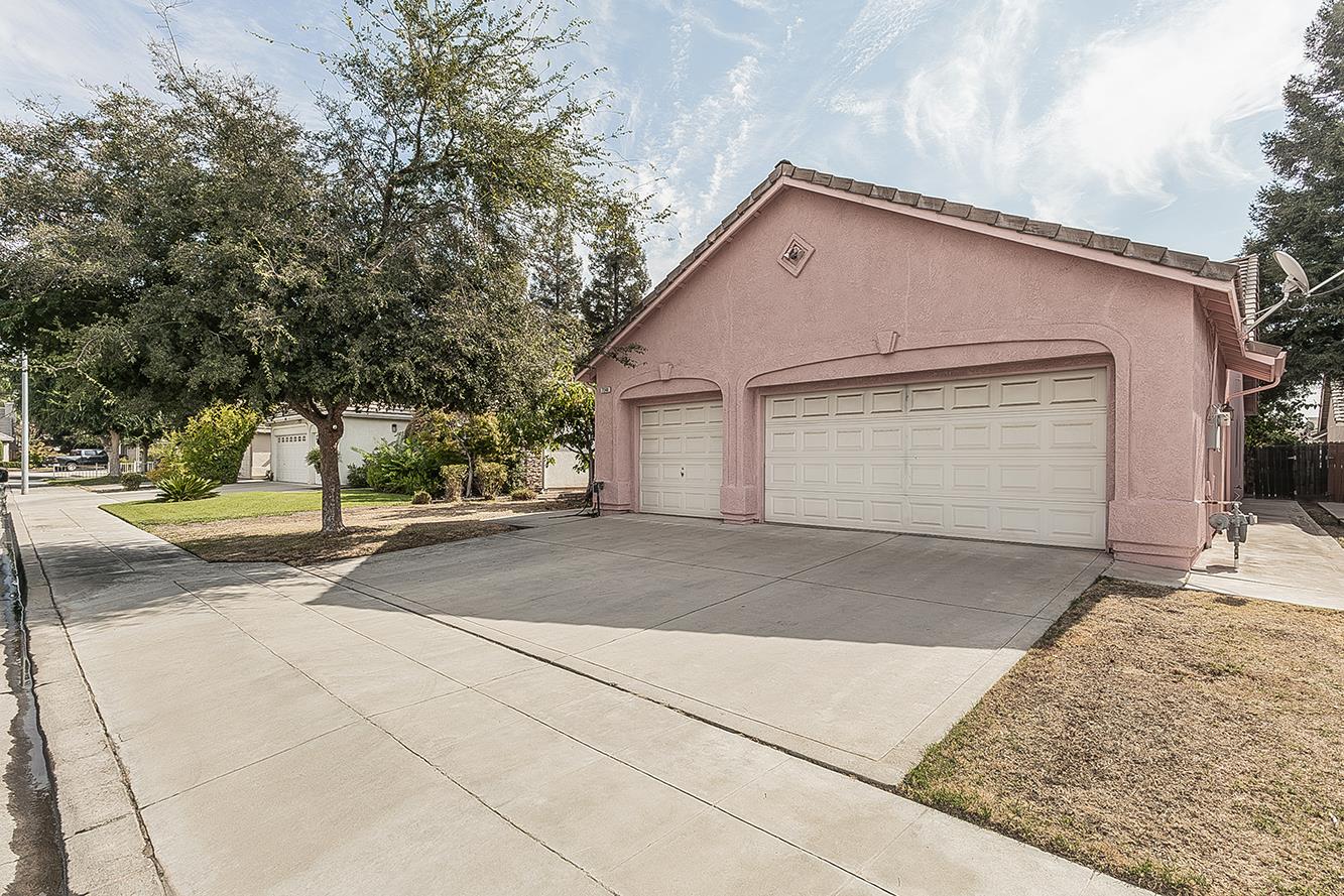 7246 N Laval Ave, Fresno, CA 93720