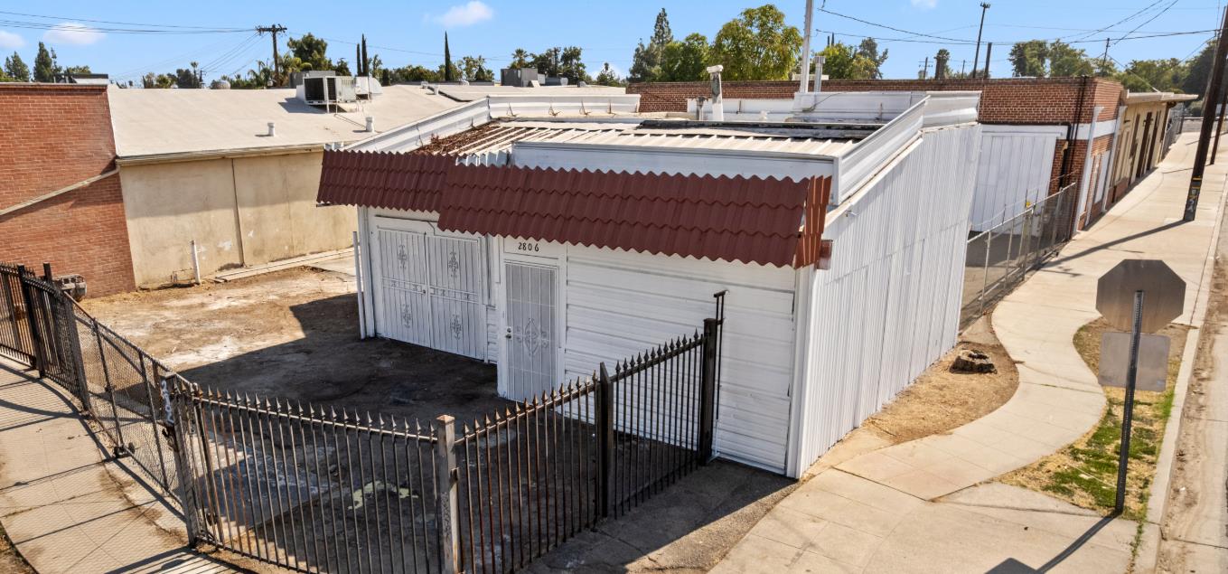 2806 N Wishon Ave, Fresno, CA 93704