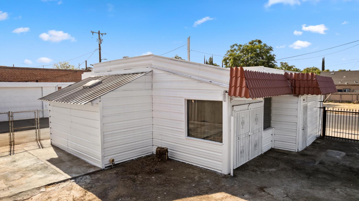 2806 N Wishon Ave, Fresno, CA 93704