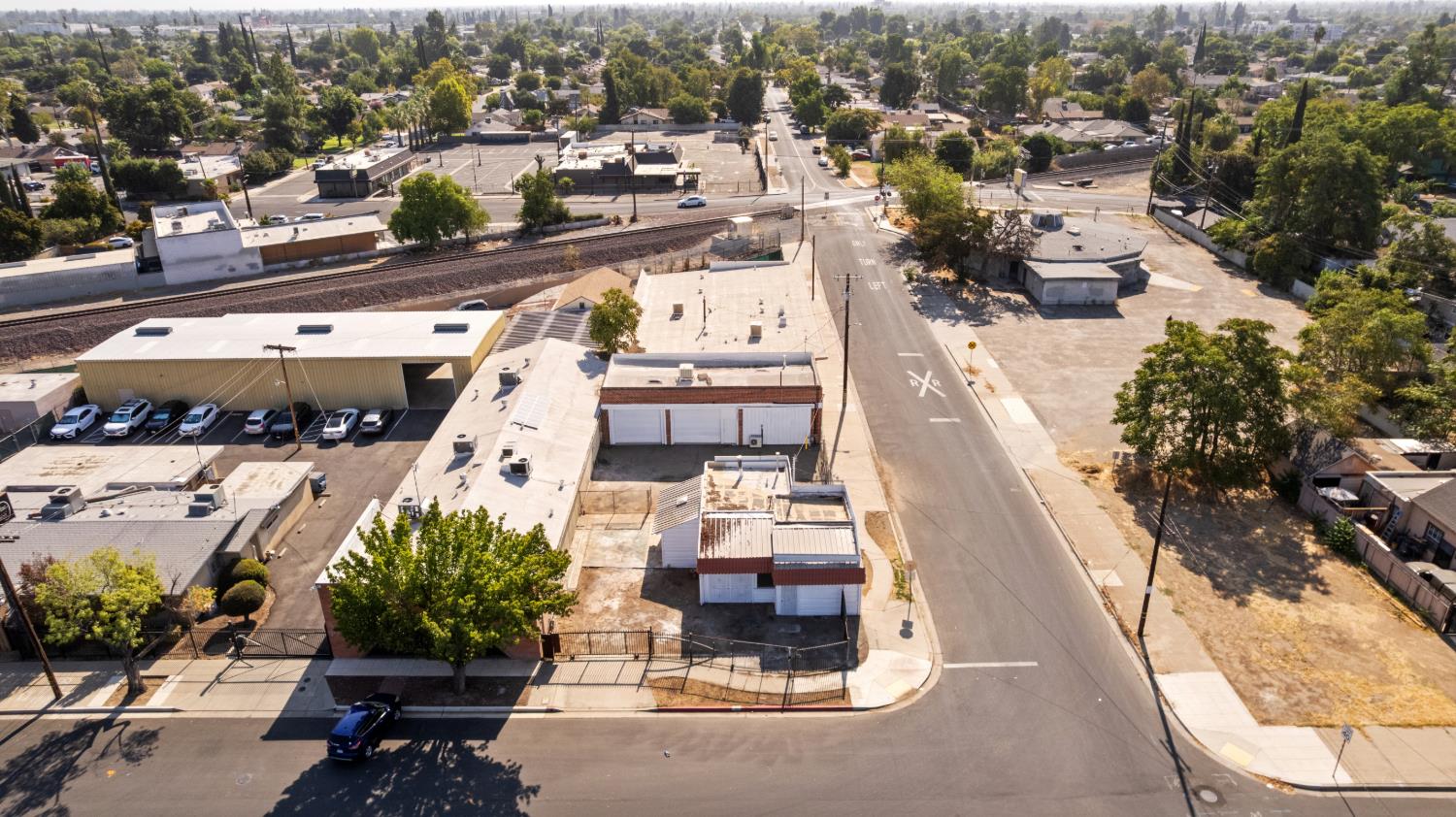 2806 N Wishon Ave, Fresno, CA 93704