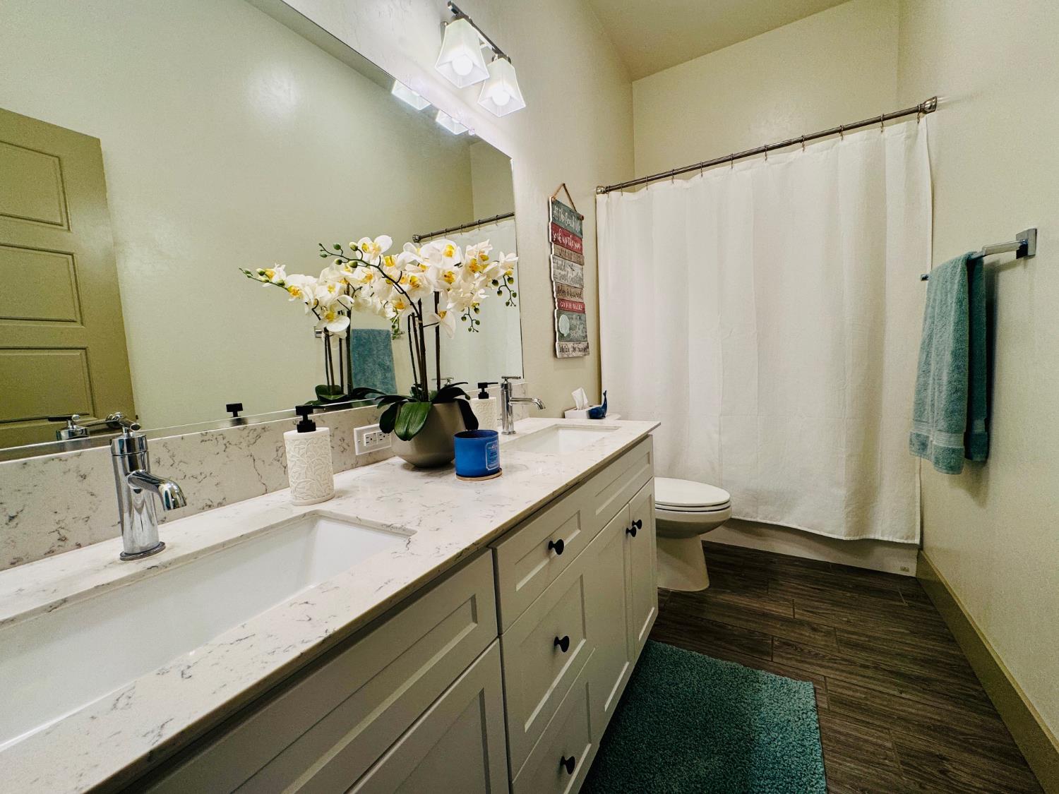5804 Hawthorn Tree Ln, Bakersfield, CA 93313
