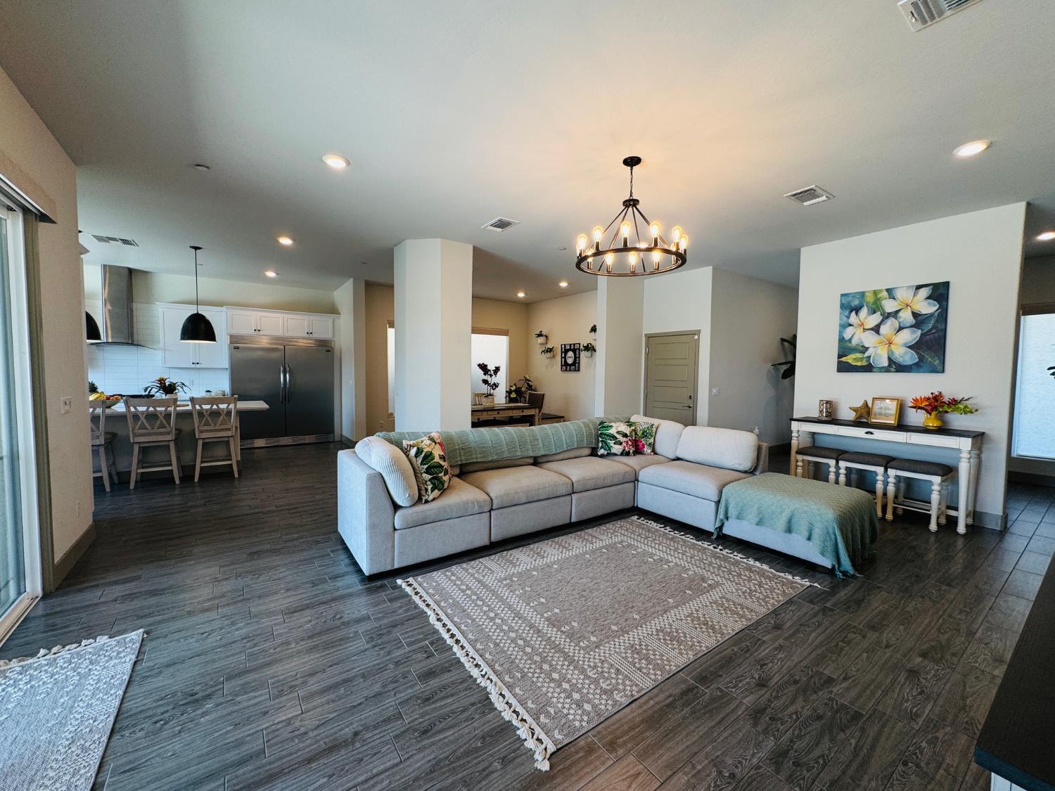 5804 Hawthorn Tree Ln, Bakersfield, CA 93313