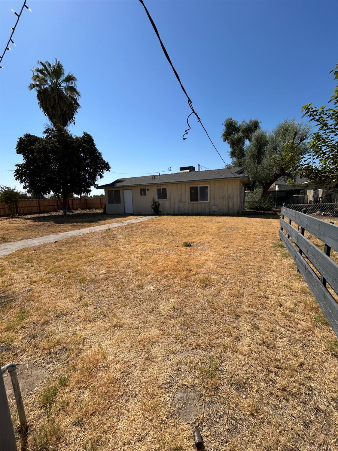 12579 414 Ave, Orosi, CA 93647