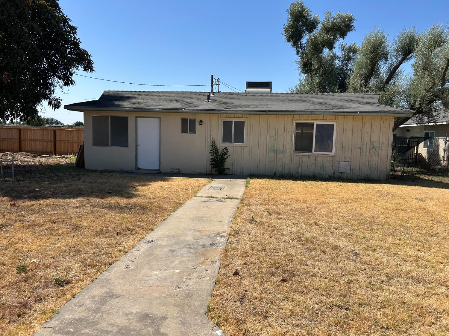 12579 414 Ave, Orosi, CA 93647