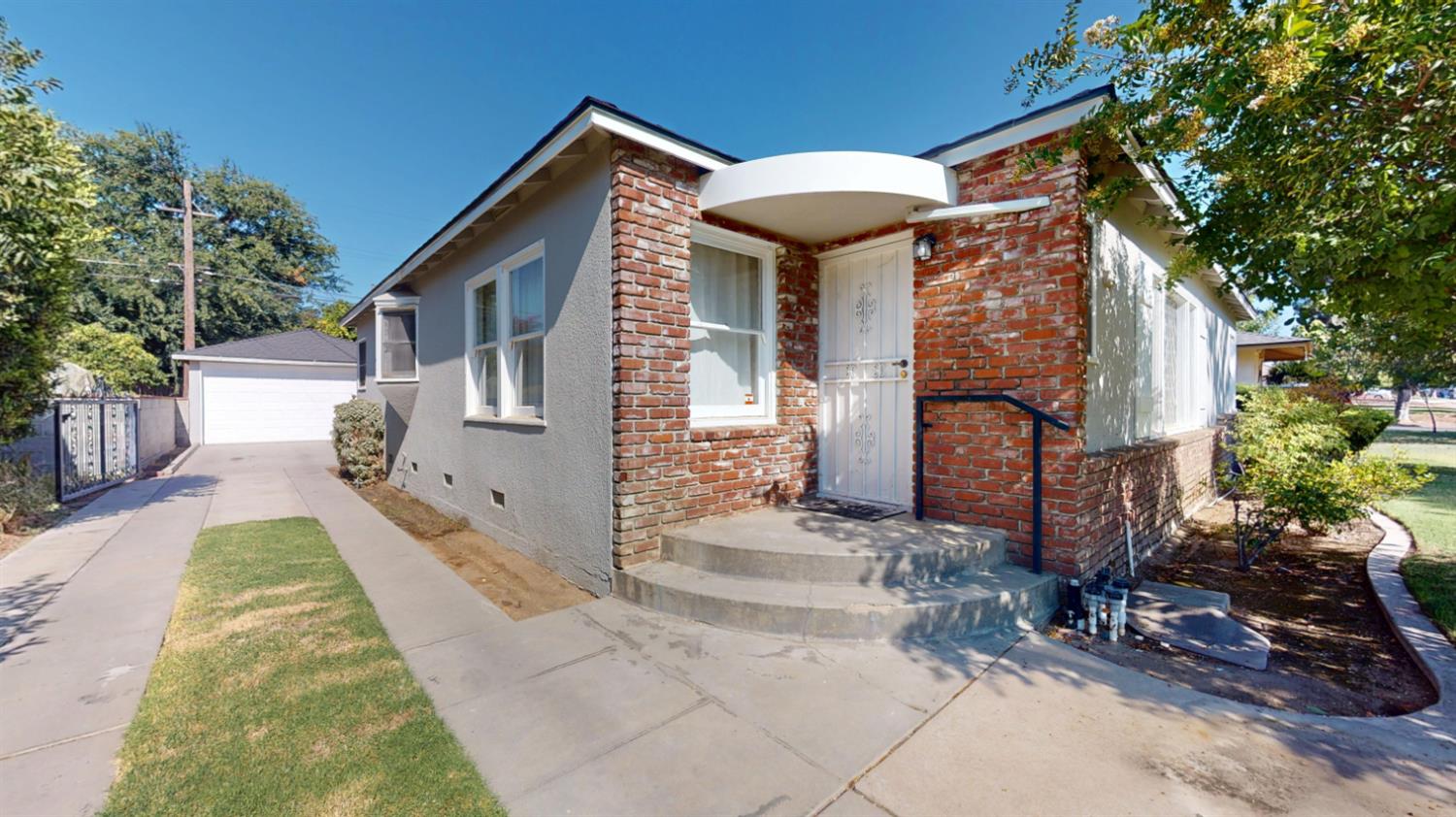 1481 N Adoline Ave, Fresno, CA 93728