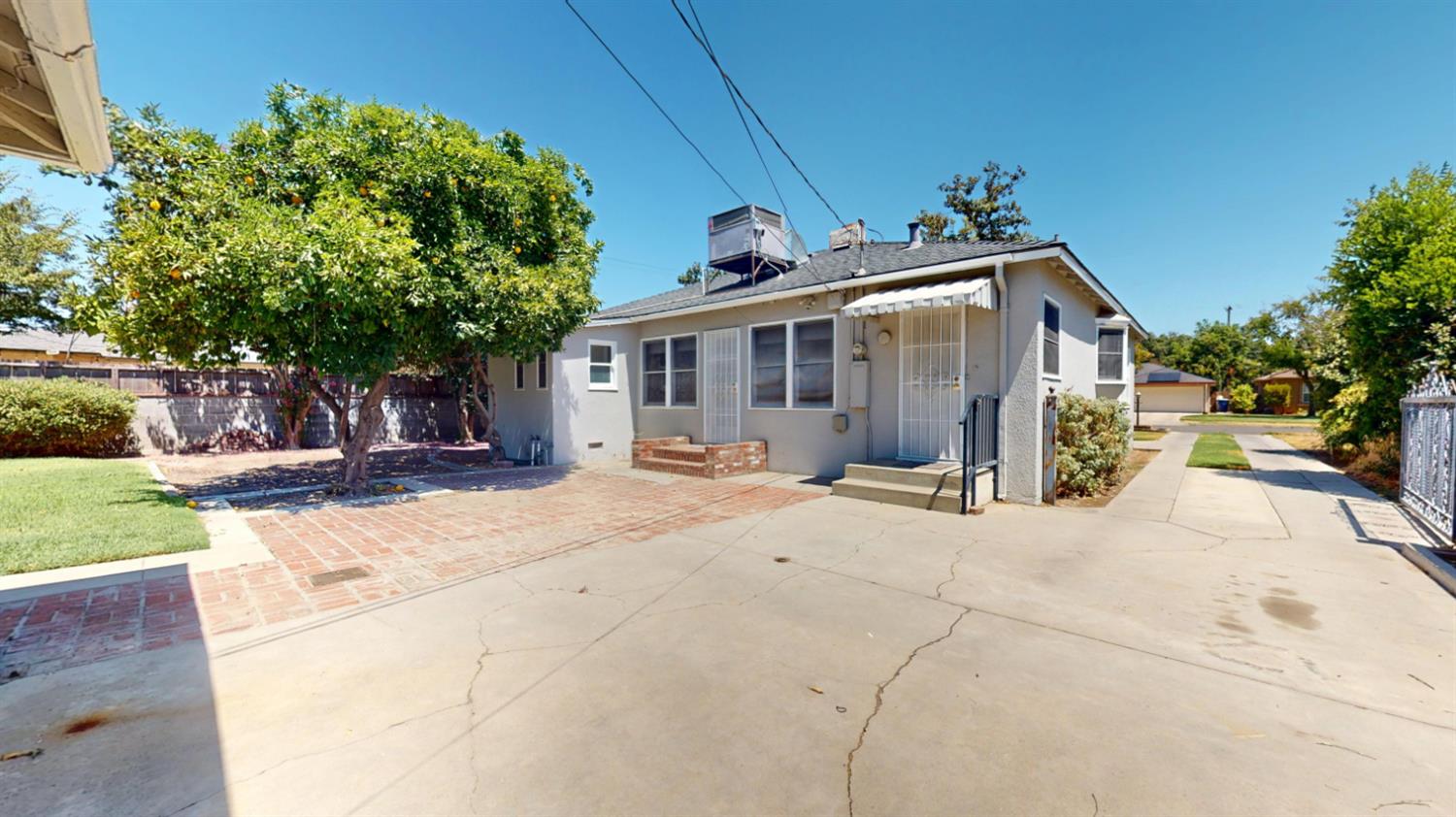 1481 N Adoline Ave, Fresno, CA 93728