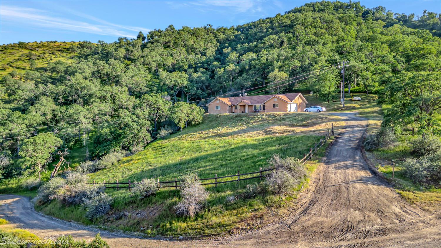 27557 Paradise Valley Ln, Clovis, CA 93619
