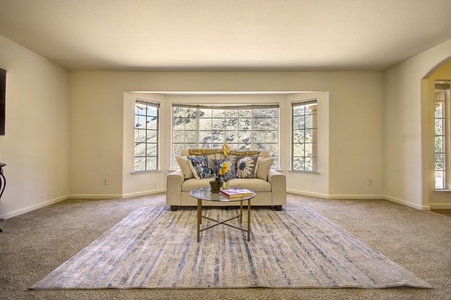 27557 Paradise Valley Ln, Clovis, CA 93619