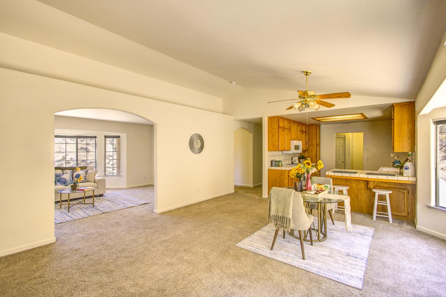27557 Paradise Valley Ln, Clovis, CA 93619
