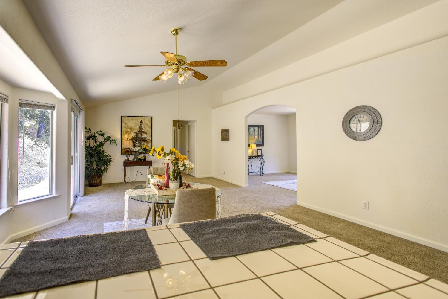 27557 Paradise Valley Ln, Clovis, CA 93619