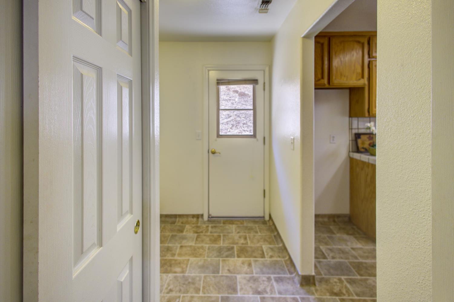 27557 Paradise Valley Ln, Clovis, CA 93619