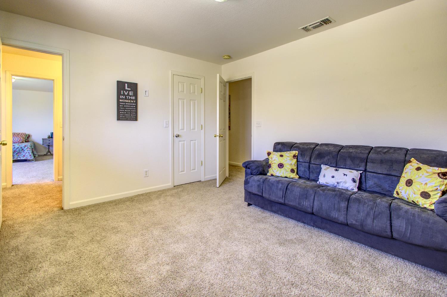 27557 Paradise Valley Ln, Clovis, CA 93619